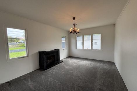 Photo of property in 33 Burns Street, Tawhero, Whanganui, 4501