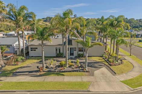 Photo of property in 4 Clipper Place, Whitianga, 3510