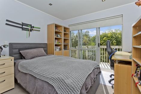 Photo of property in 589d East Coast Road, Browns Bay, Auckland, 0632