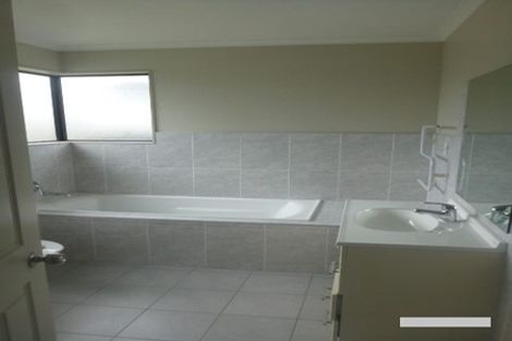 Photo of property in 91 Keri Vista Rise, Papakura, 2110