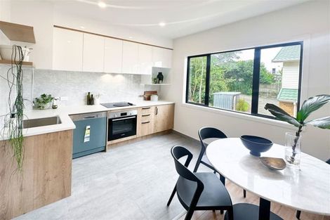 Photo of property in 10/9 Schnapper Rock Road, Greenhithe, Auckland, 0632