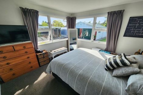 Photo of property in 72 Niven Street, Avondale, Christchurch, 8061