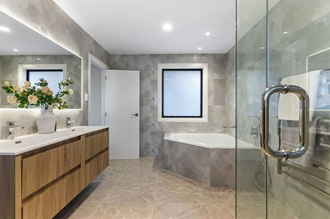 Photo of property in 3 Headsail Drive, Long Bay, Auckland, 0630