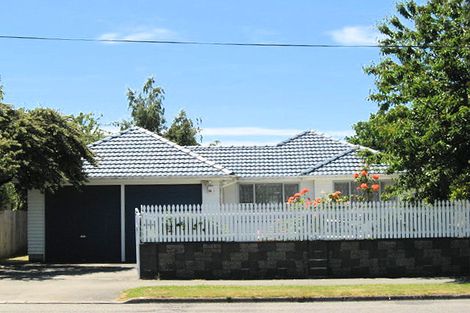 Photo of property in 230 Avonhead Road, Avonhead, Christchurch, 8042