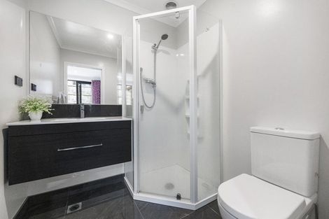 Photo of property in 2/8 Bostonkip Crescent, Fitzroy, Hamilton, 3282