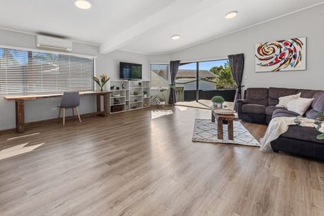 Photo of property in 72a Beach Road, Onerahi, Whangarei, 0110