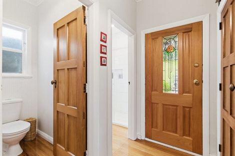 Photo of property in 51 Kinghorne Street, Strathmore Park, Wellington, 6022