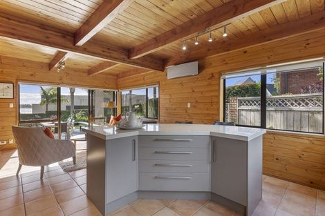 Photo of property in 23 Clyside Avenue, Half Moon Bay, Auckland, 2012