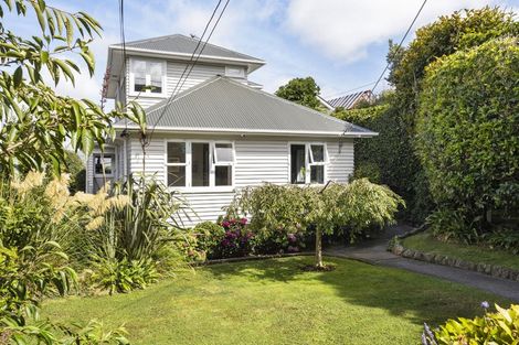 Photo of property in 109 Seatoun Heights Road, Seatoun, Wellington, 6022