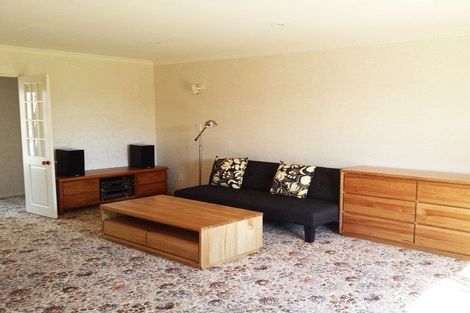 Photo of property in 4 Waiwera Place, Merrilands, New Plymouth, 4312