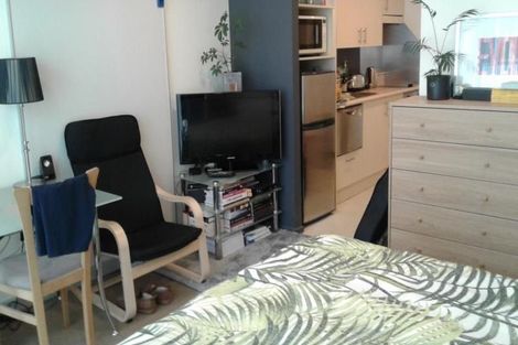 Photo of property in Terrace Heights Apartments, 2/163p The Terrace, Wellington Central, Wellington, 6011
