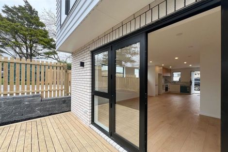 Photo of property in 1/5 Peverill Crescent, Papatoetoe, Auckland, 2025