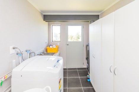 Photo of property in 16 Monowai Place, Westbrook, Palmerston North, 4412