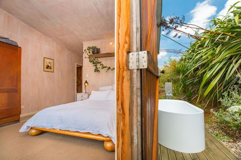 Photo of property in 1046 Te Hutewai Road, Raglan, 3296