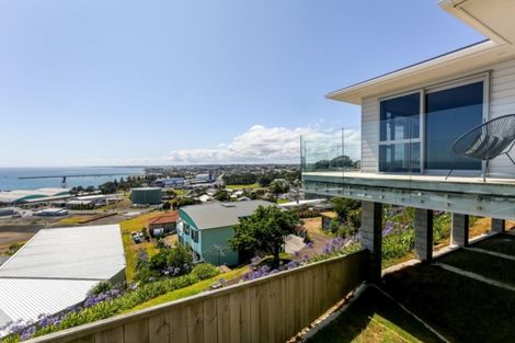 Photo of property in 20 Findlay Street, Moturoa, New Plymouth, 4310