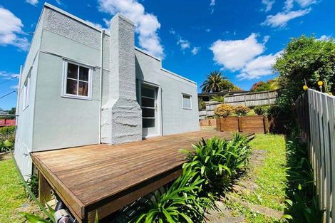 Photo of property in 1/728 Beach Road, Browns Bay, Auckland, 0630