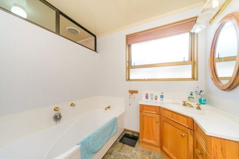 Photo of property in 29 Herbert Avenue, Cloverlea, Palmerston North, 4412