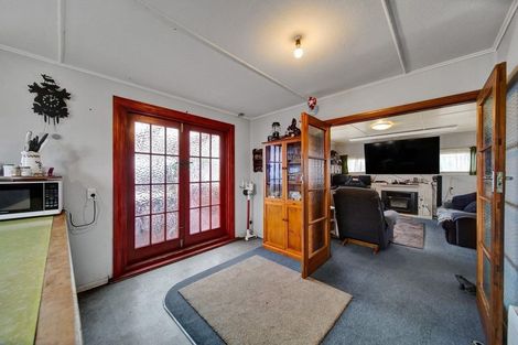 Photo of property in 51 Turuturu Road, Hawera, 4610