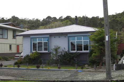 Photo of property in 15 Ashmore Avenue, Cobden, Greymouth, 7802