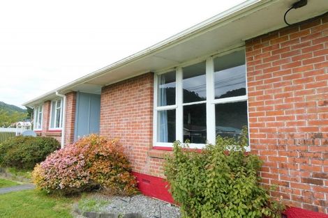 Photo of property in 84 Hall Street, Cobden, Greymouth, 7802