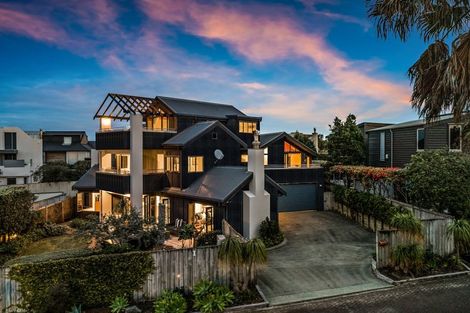 Photo of property in 1 Lagoon Way, Omaha, 0986