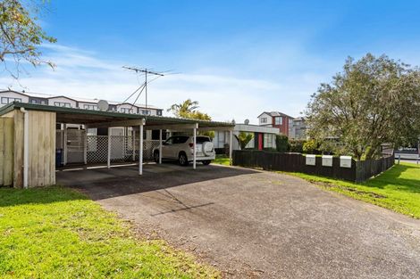 Photo of property in 3/1 Cockayne Crescent, Sunnynook, Auckland, 0620