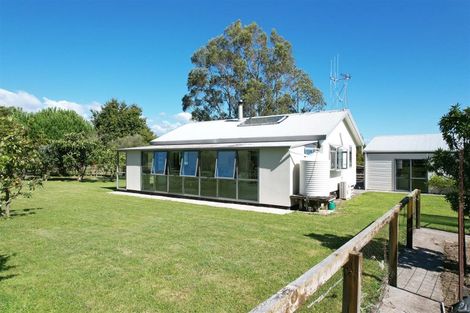 Photo of property in 3 Avenue North Road, Levin, 5510