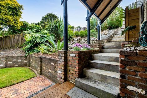 Photo of property in 10 Hood Place, Spotswood, New Plymouth, 4310