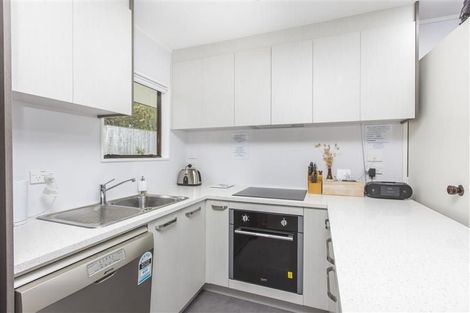 Photo of property in 18 Kahurangi Place, Snells Beach, 0920