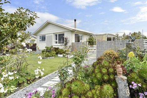 Photo of property in 10 Seadown Crescent, Amberley, 7410