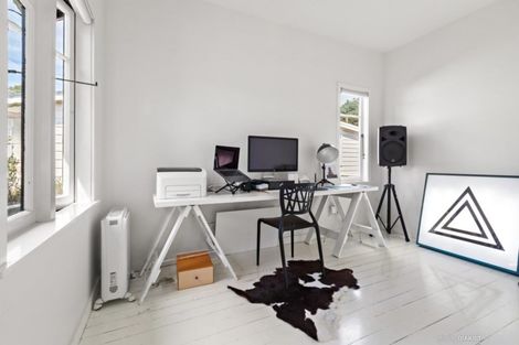 Photo of property in 20 Mantell Street, Seatoun, Wellington, 6022