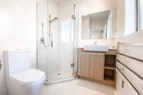 Photo of property in 21 Loughros Place, Pinehill, Auckland, 0632