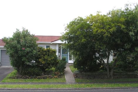 Photo of property in 2/13 Fifeshire Street, Hauraki, Auckland, 0622