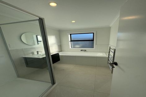 Photo of property in 8/666 Swanson Road, Swanson, Auckland, 0612