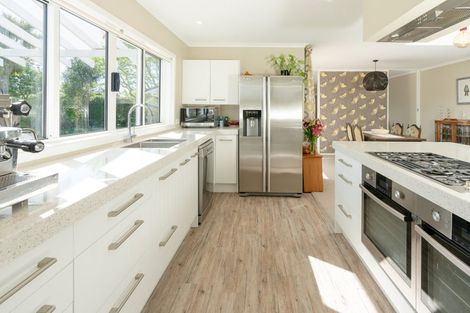 Photo of property in 450 Te Moana Road, Waikanae, 5036