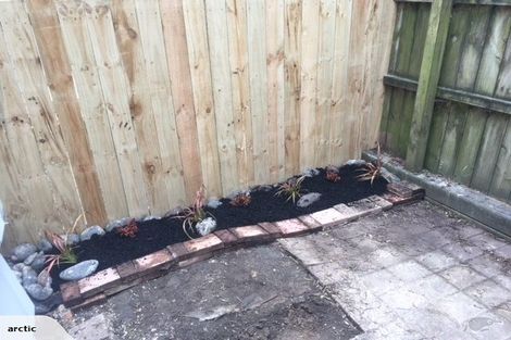 Photo of property in 5/30 John Jennings Drive, Oteha, Auckland, 0632