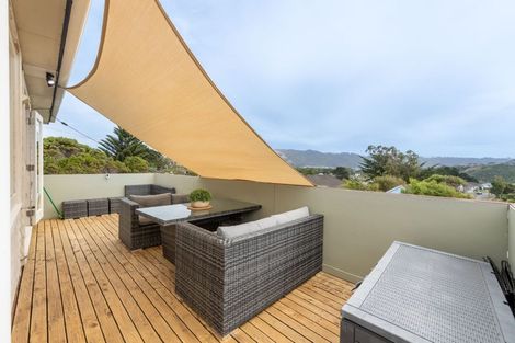 Photo of property in 11 Dorset Grove, Cannons Creek, Porirua, 5024