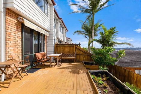 Photo of property in 17/22 Northcross Drive, Oteha, Auckland, 0632