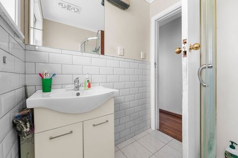 Photo of property in 43 Ross Crescent, Fairfield, Hamilton, 3214