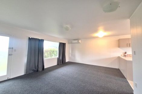 Photo of property in 1/468 Swanson Road, Ranui, Auckland, 0612