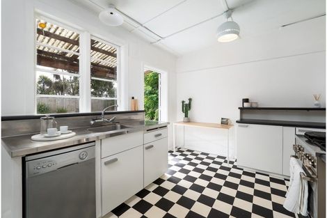 Photo of property in 29 Hutcheson Street, Sydenham, Christchurch, 8023