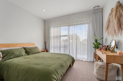 Photo of property in 2 Makete Crescent, Hobsonville, Auckland, 0618