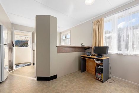 Photo of property in 13 Molloys Road, Te Marua, Upper Hutt, 5018