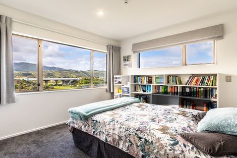 Photo of property in 61 Quadrant Heights, Paraparaumu, 5032