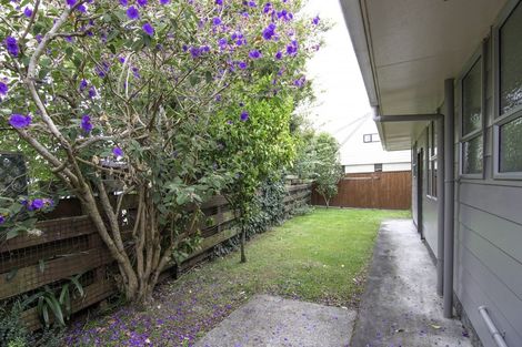 Photo of property in 8a Earl Place, Hokowhitu, Palmerston North, 4410