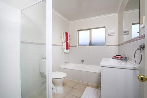 Photo of property in 5 Parkridge Way, Henderson, Auckland, 0612