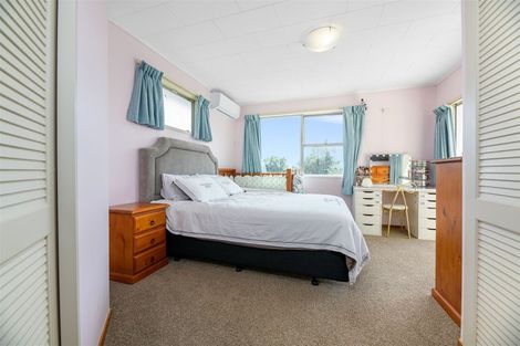 Photo of property in 35 Spence Road, Henderson, Auckland, 0612