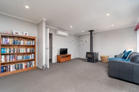 Photo of property in 48 Armstrong Avenue, Carterton, 5713