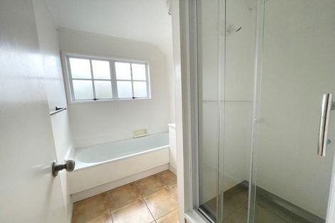 Photo of property in 1/51 Jillteresa Crescent, Half Moon Bay, Auckland, 2012