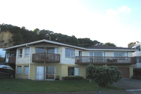 Photo of property in 28 Sunset Parade, Plimmerton, Porirua, 5026